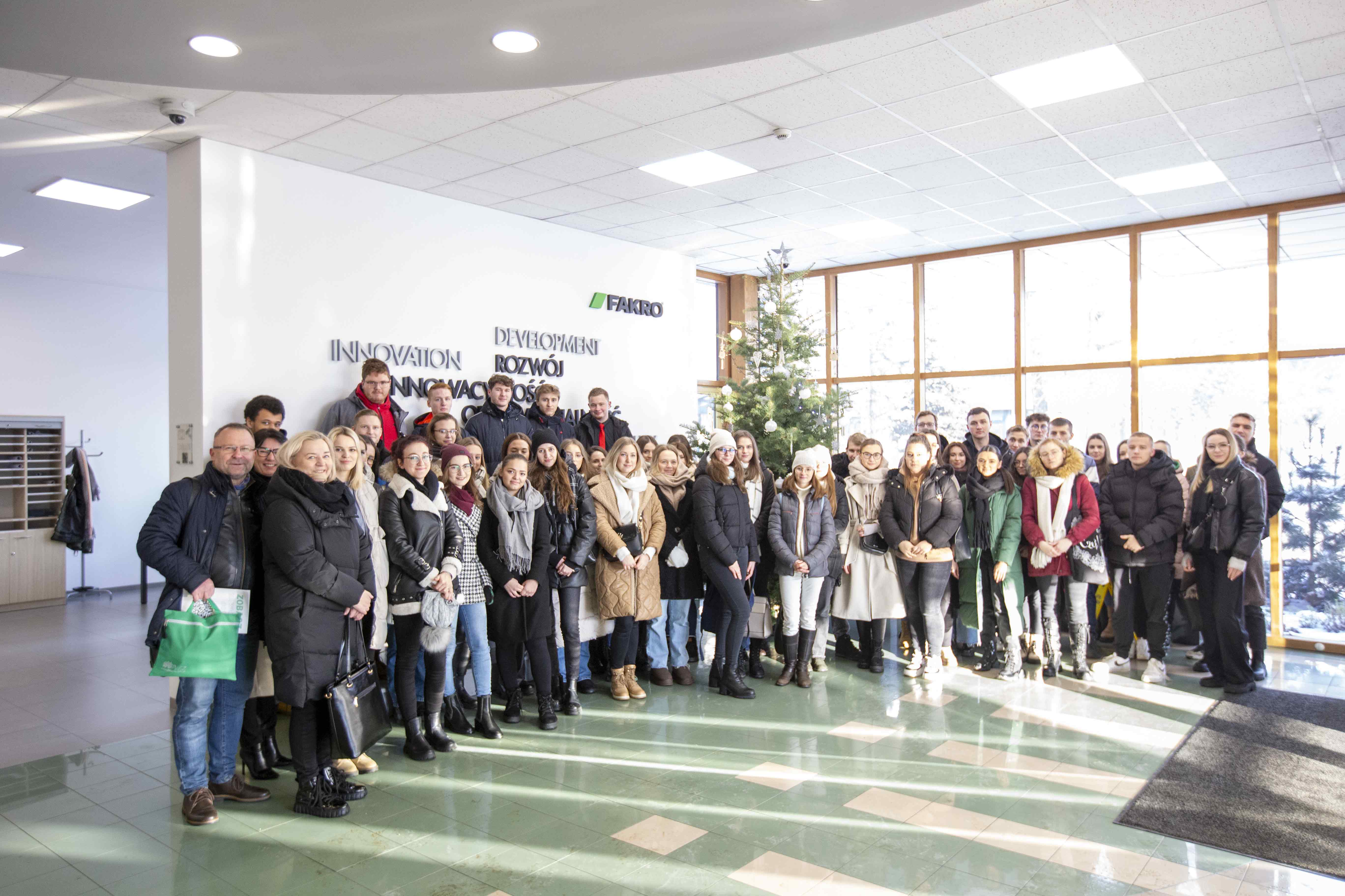 Studenci Akademii Nauk Stosowanych odwiedzili FAKRO